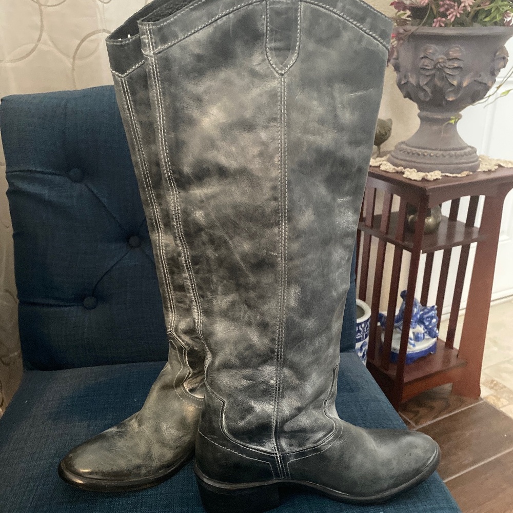 High cut Boot